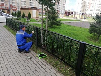 ул.Пионерская д.30 к.6-окраска ограждения