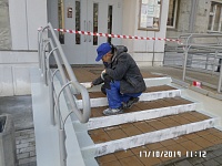 Окраска ступеней входной группы подъезда №3 по ул. Пионерская д.30, корп.6
