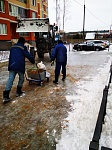ул. Пионерская д.30 корп. 7, корп.10 - уборка снега и обработка территории противогололедными реагентами