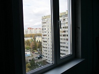 ул. Горького, д.43 - заменены стеклопакеты в 3 подъезде