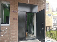 ул. Пионерская, д.30к.13, под.1,2- установка входных домофонных дверей