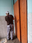 ул. Горького д.43, под.4 - облицовка стен тамбуров (вход в подъезд)