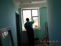 пр-т Космонавтов д.11. Выполнены работы по замене окон в 1-ом подъезде
