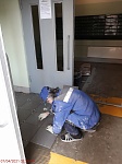 ул. Пионерская д.30 к.8, под.1 - укладка плитки на пол первого этажа